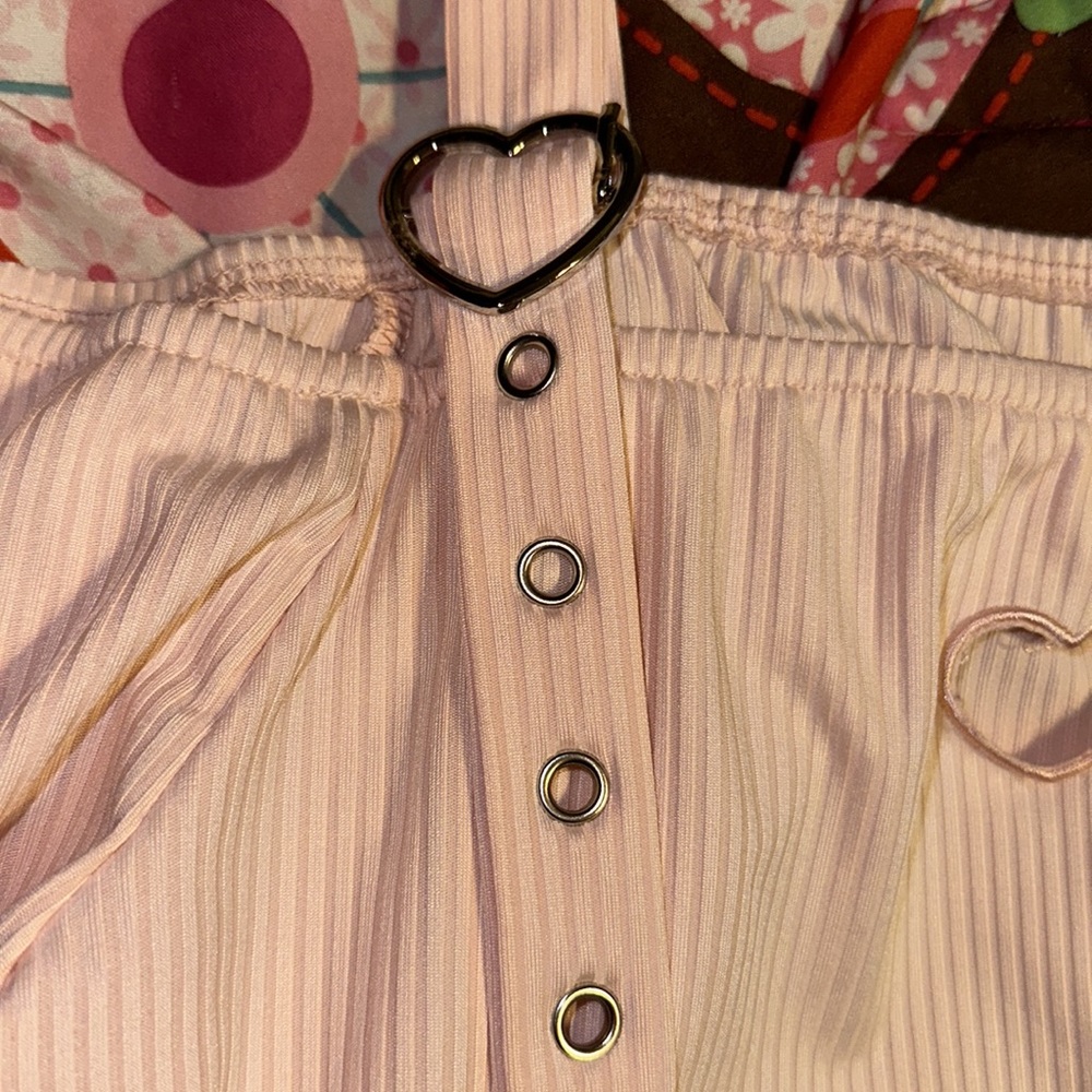 *sold* ROMWE Cropped Heart Shirt - Picture 4 of 5
